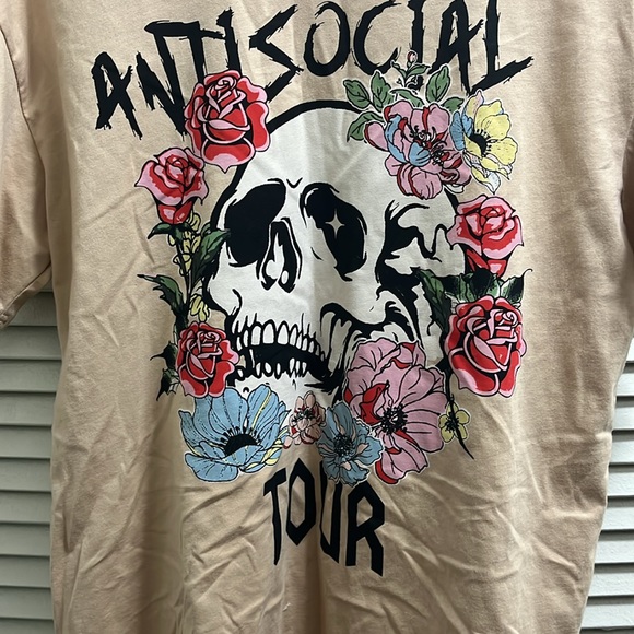 Women’s small faded rose graphic T shirt - Picture 2 of 6